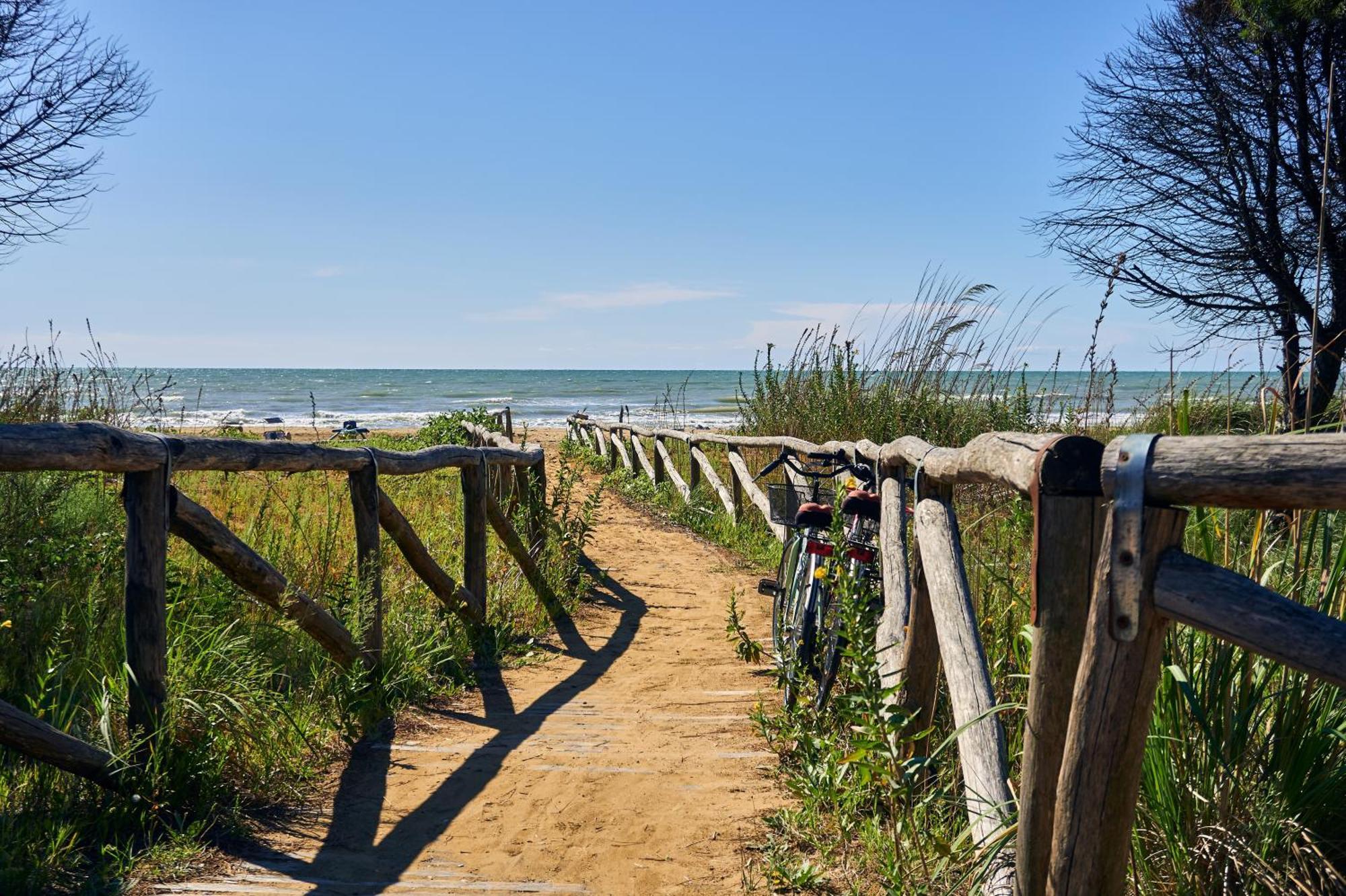 Delightful Surrounded By Nature Appartamento Bibione